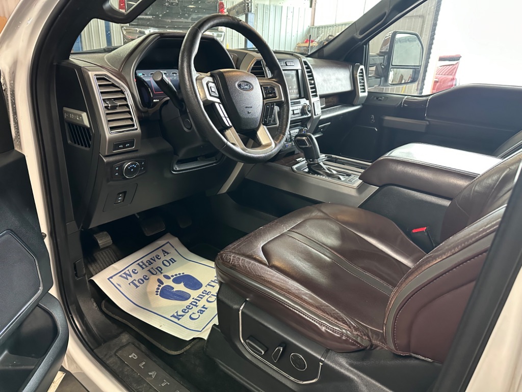 2015 Ford F150 Platinum photo