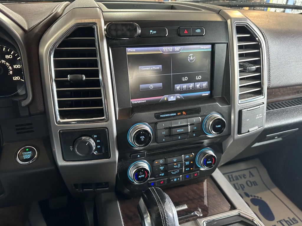 2015 Ford F150 Platinum photo