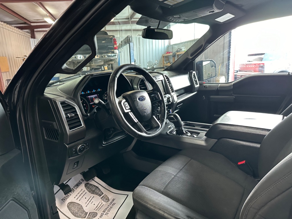2015 Ford F150 XLT photo