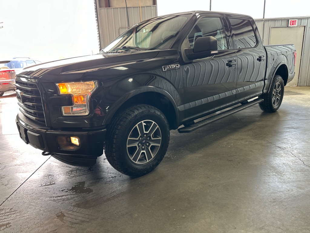 2015 Ford F150 XLT photo