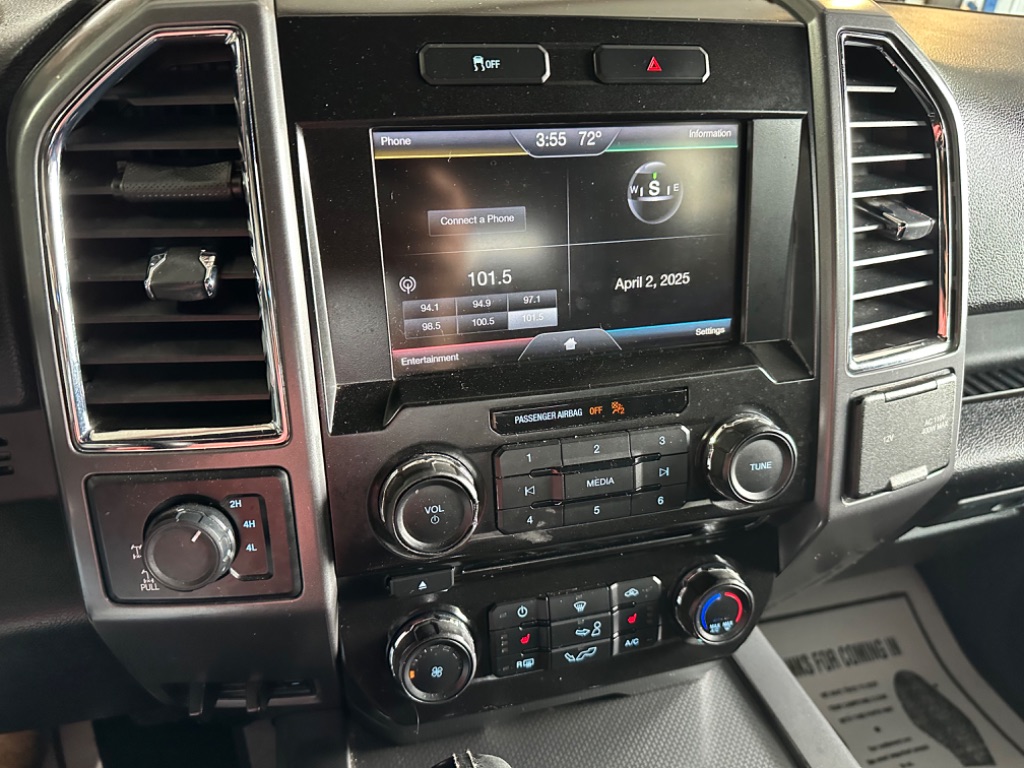 2015 Ford F150 XLT photo