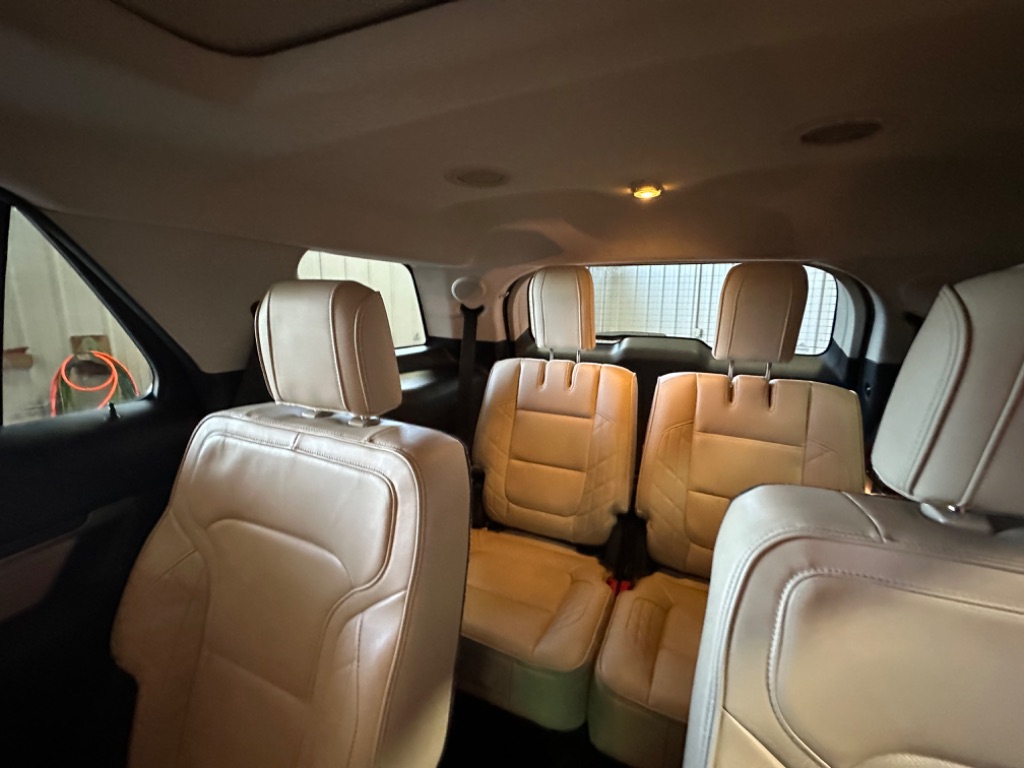 2016 Ford Explorer Platinum photo