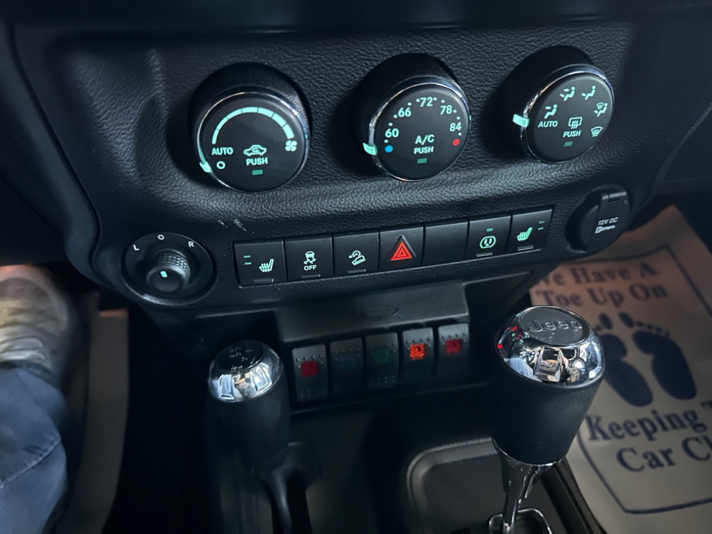 2016 Jeep Wrangler Unlimited Rubicon photo
