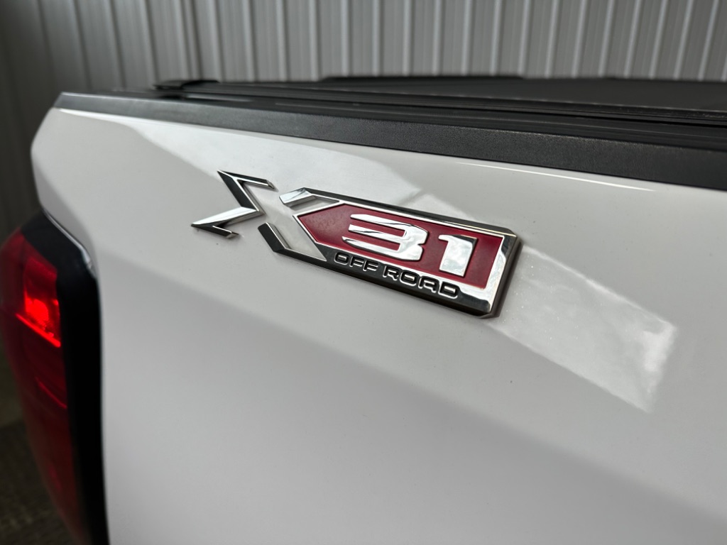 2019 GMC Sierra 1500 SLT photo