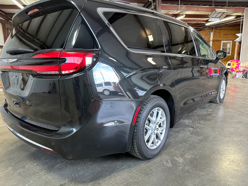 2021 Chrysler Pacifica Touring L photo