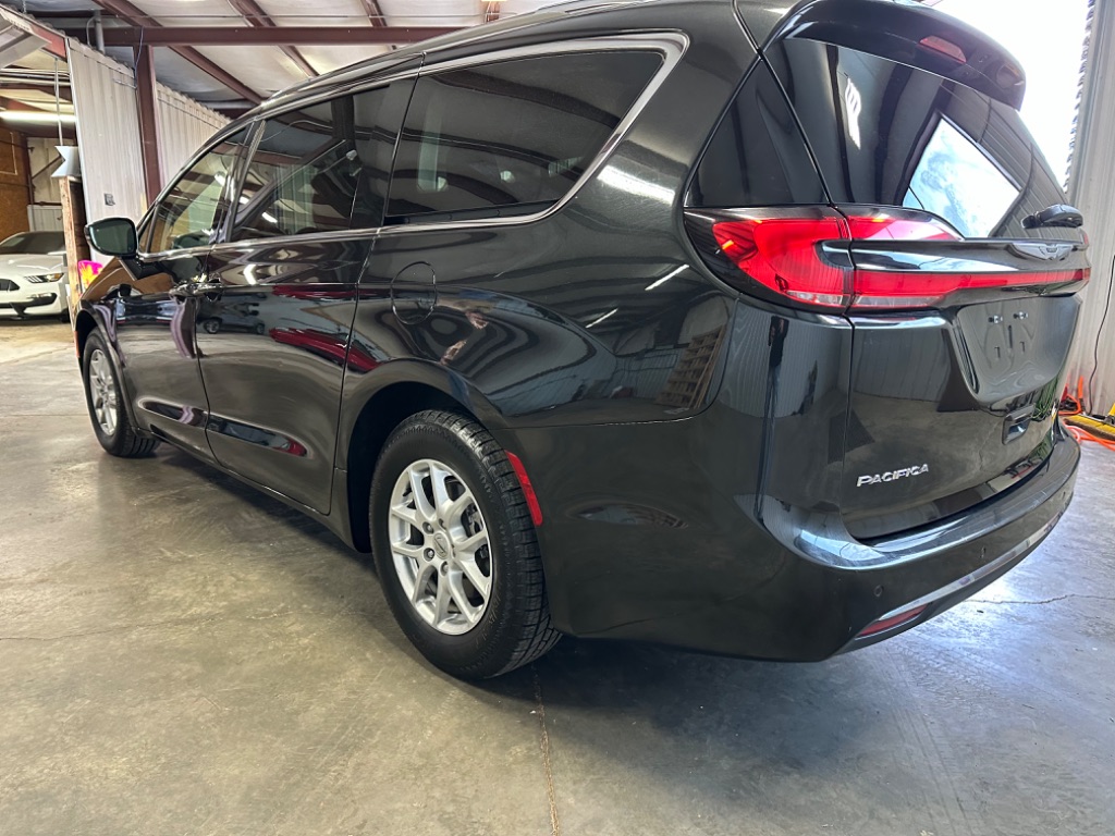 2021 Chrysler Pacifica Touring L photo