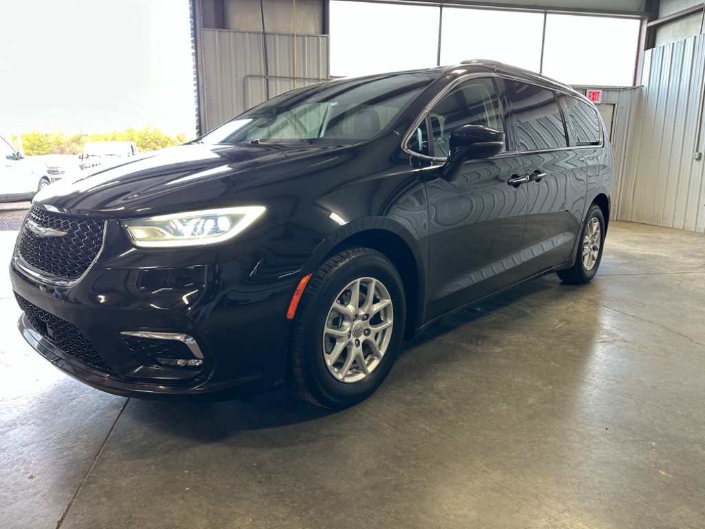 2021 Chrysler Pacifica Touring L photo