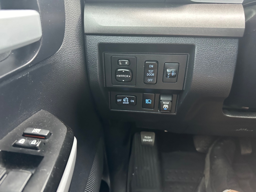 2021 Toyota Tundra SR5 photo