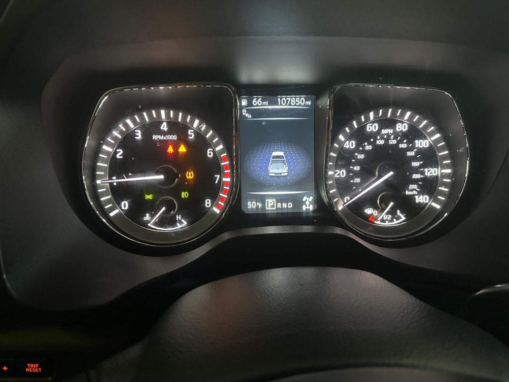 2017 Nissan Titan Platinum photo