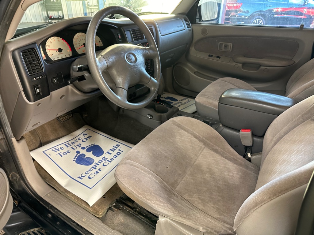 2004 Toyota Tacoma PreRunner V6 photo