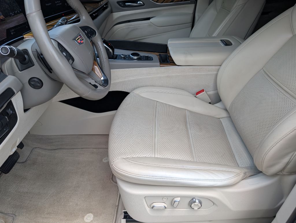 2021 Cadillac Escalade - $65,990