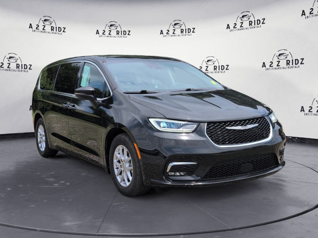 2023 Chrysler Pacifica - $25,000