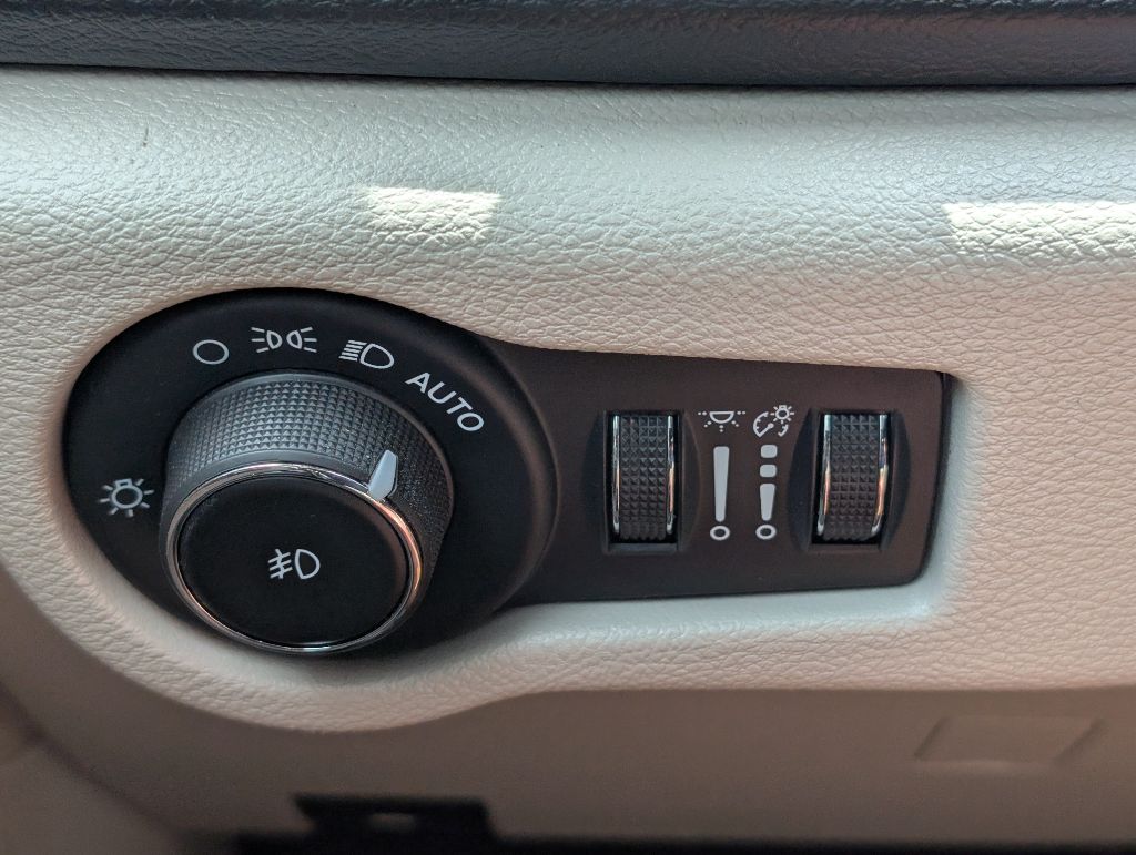 2023 Chrysler Pacifica - $25,000