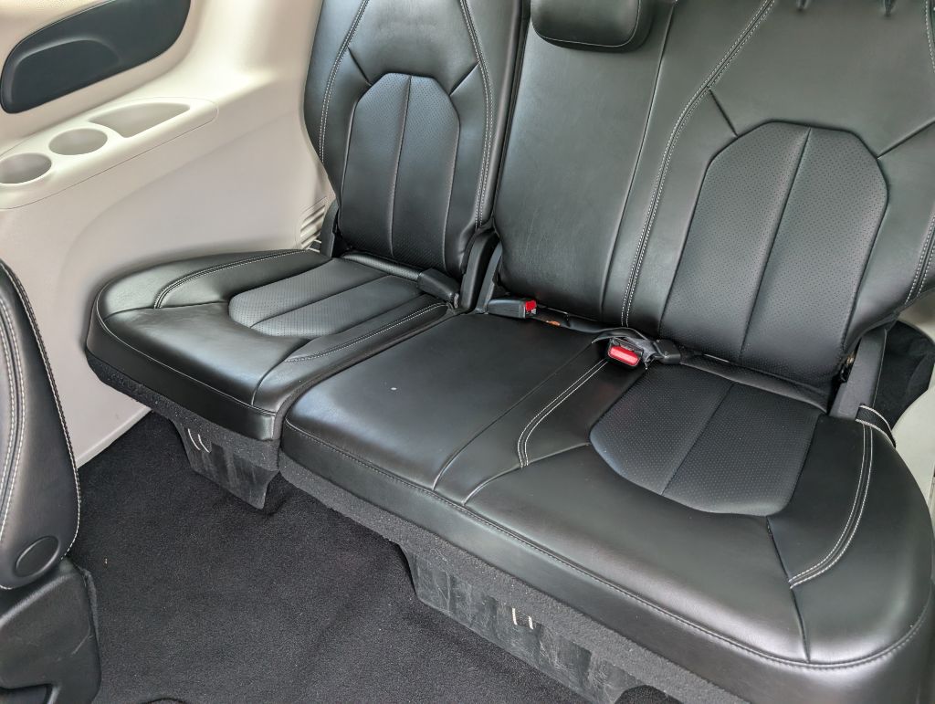 2023 Chrysler Pacifica - $25,000
