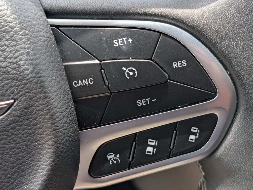 2023 Chrysler Pacifica - $25,000