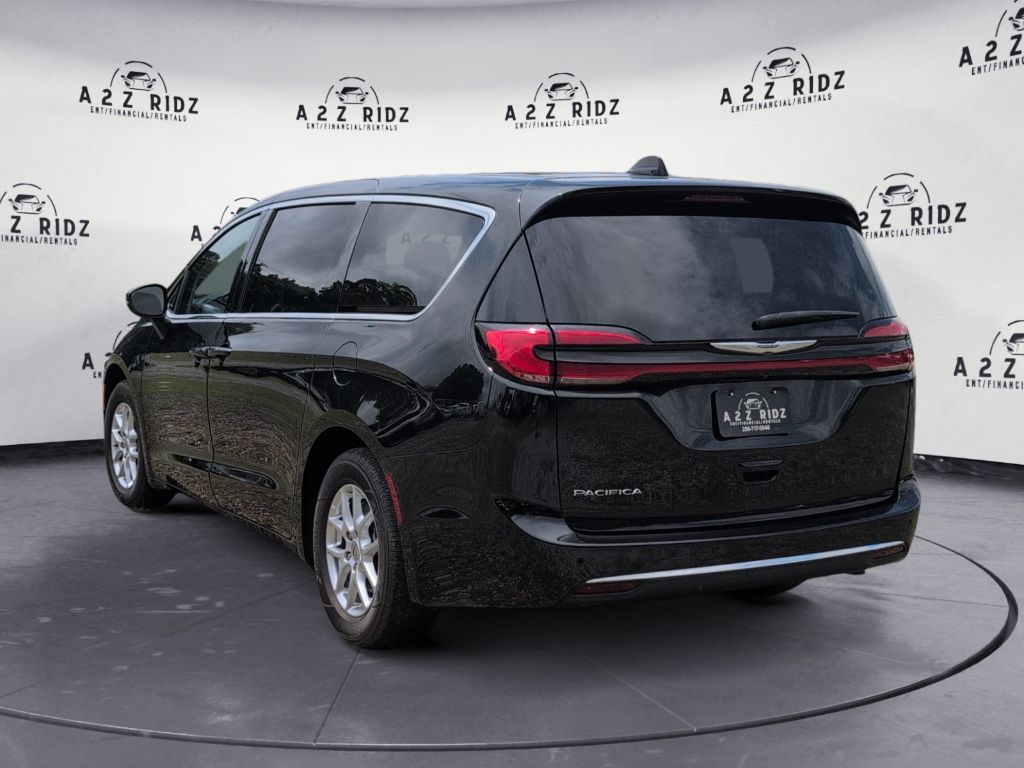 2023 Chrysler Pacifica - $25,000