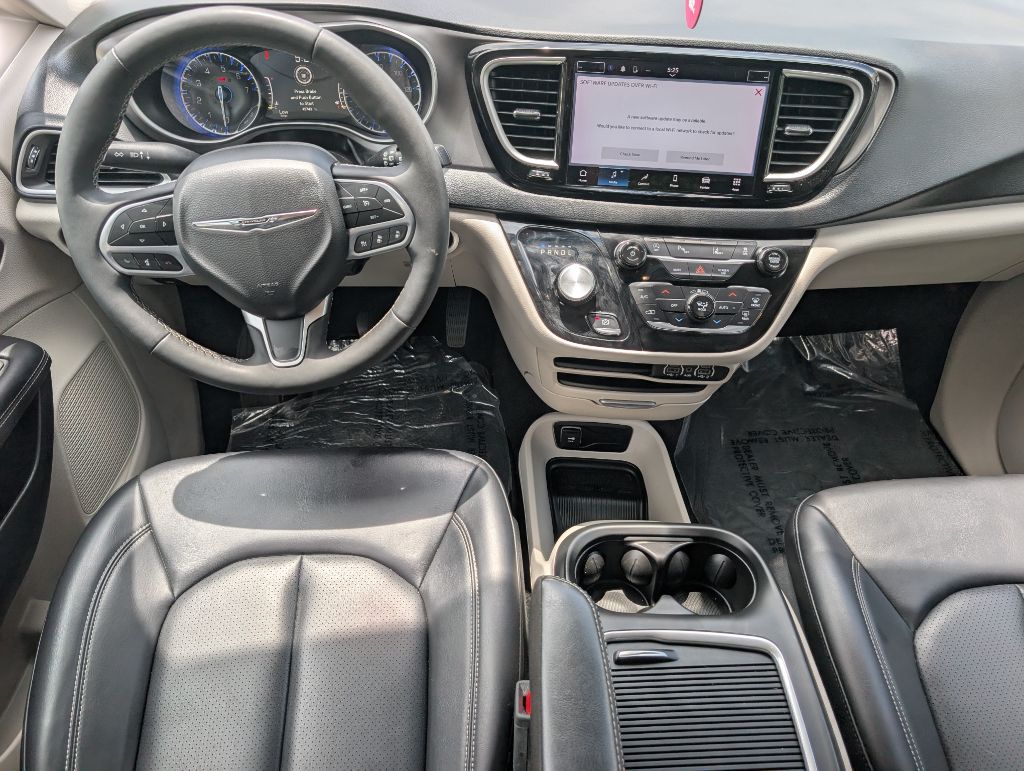 2023 Chrysler Pacifica - $25,000