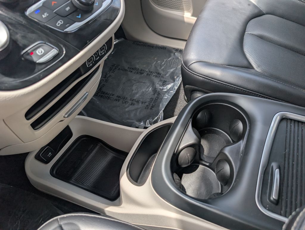 2023 Chrysler Pacifica - $25,000