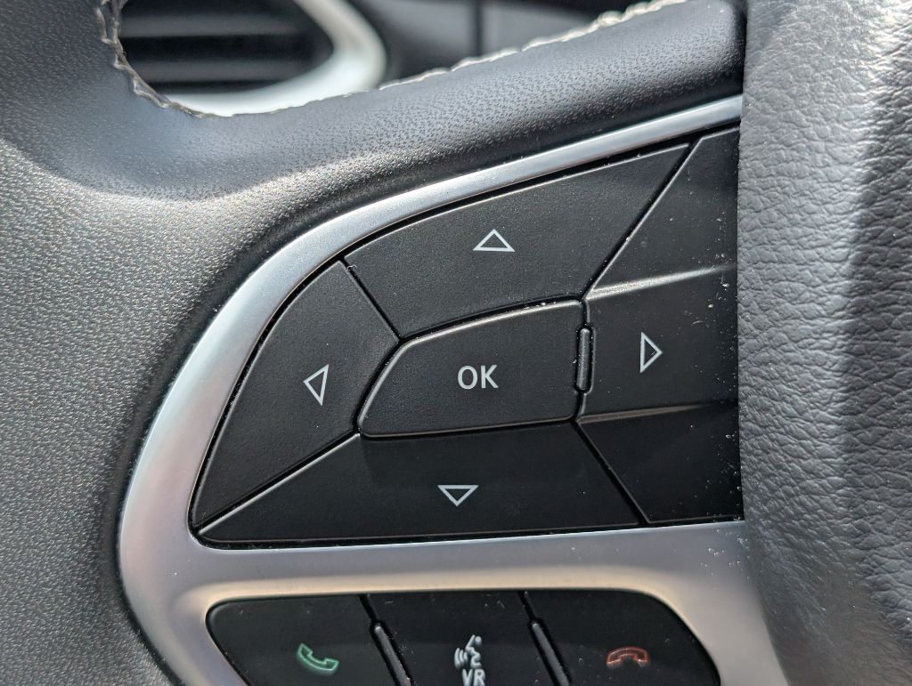2023 Chrysler Pacifica - $25,000
