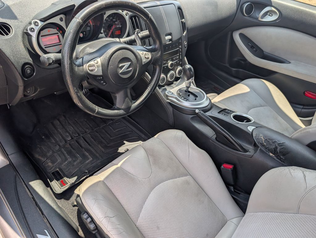 2009 Nissan 370Z - $12,800