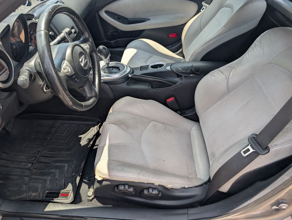2009 Nissan 370Z - $12,800
