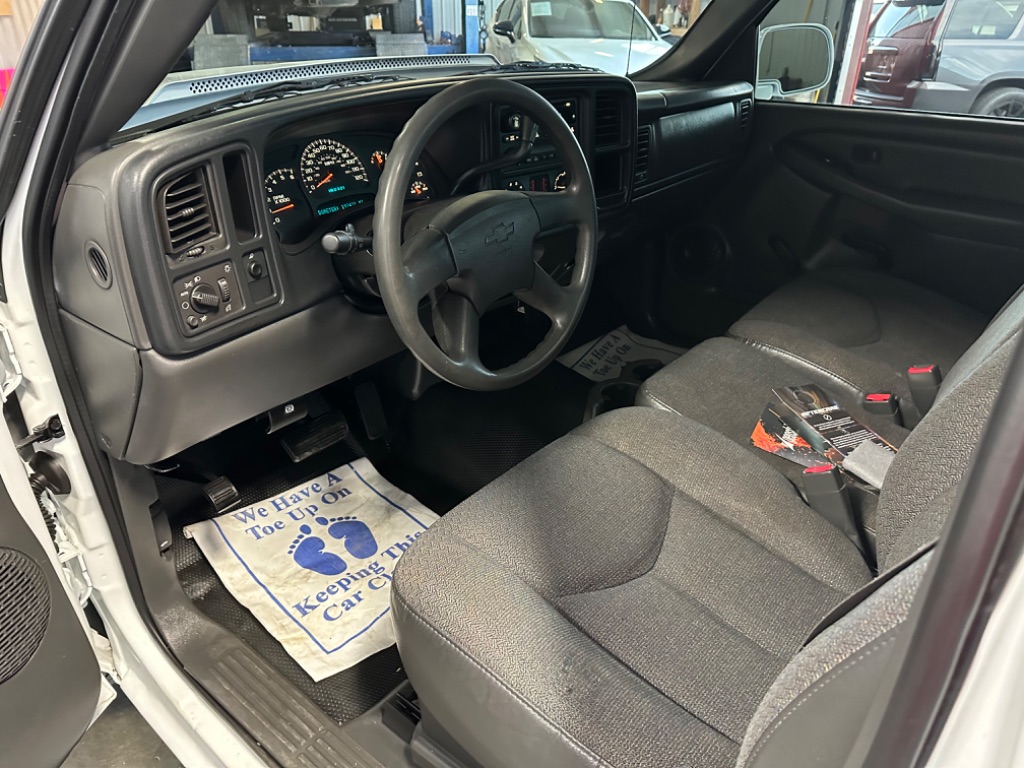 2005 Chevrolet Silverado 1500 Work Truck photo