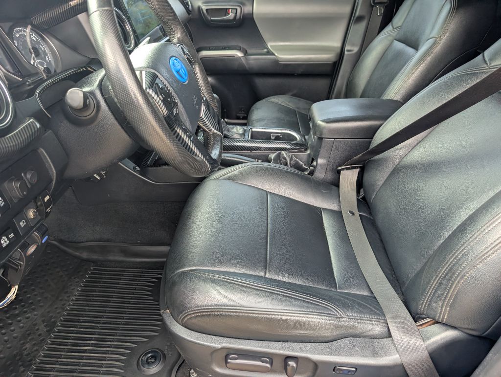 2020 Toyota Tacoma - $32,000