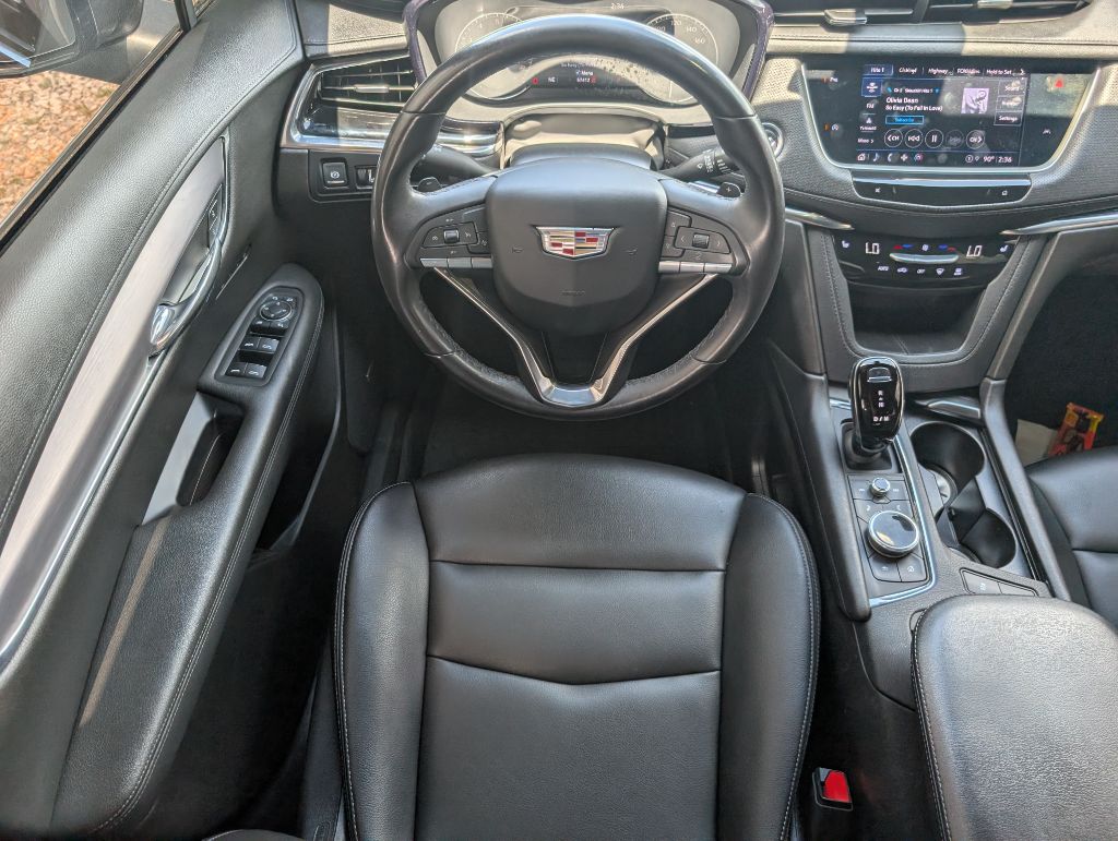 2022 Cadillac XT6 - $29,400