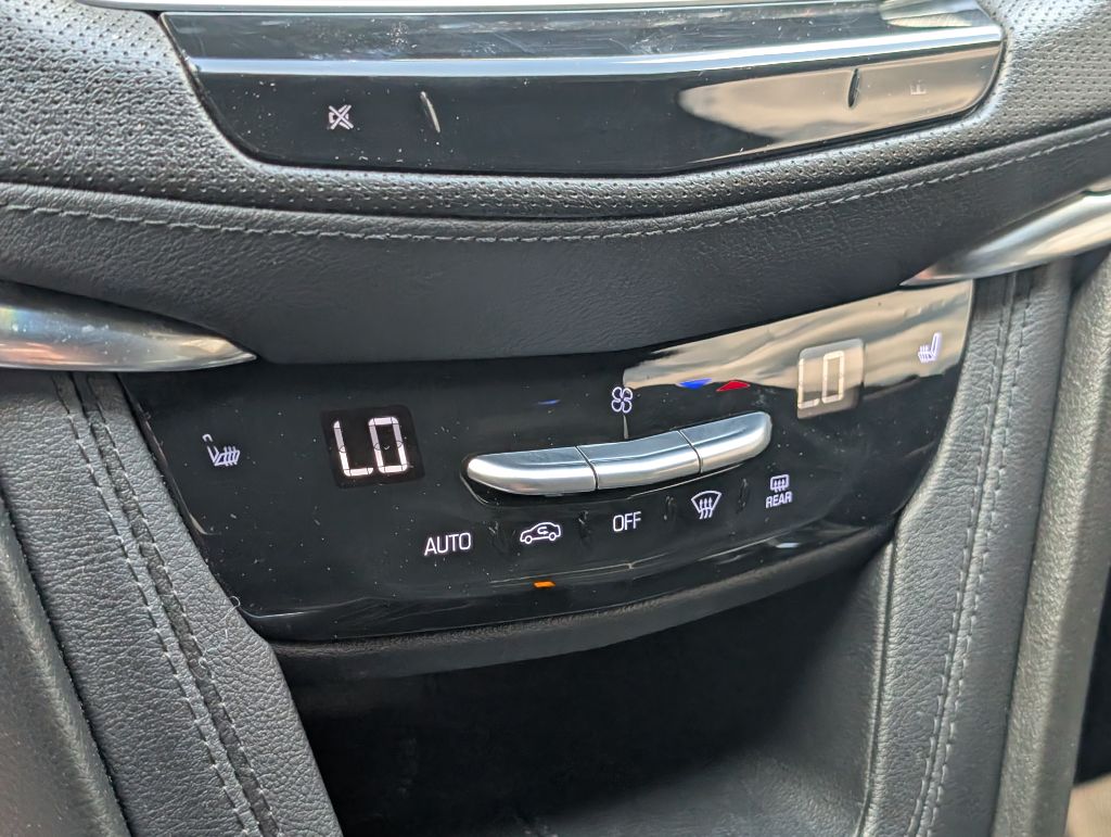 2022 Cadillac XT6 - $29,400