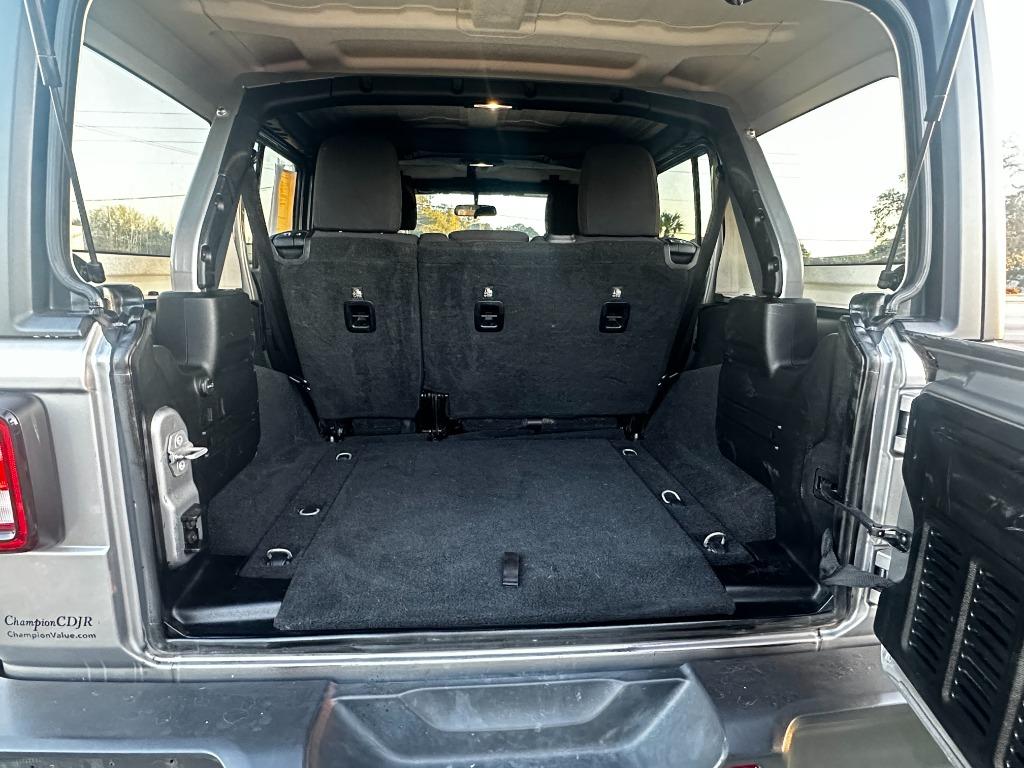 2018 Jeep All-New Wrangler Unlimited Sahara photo