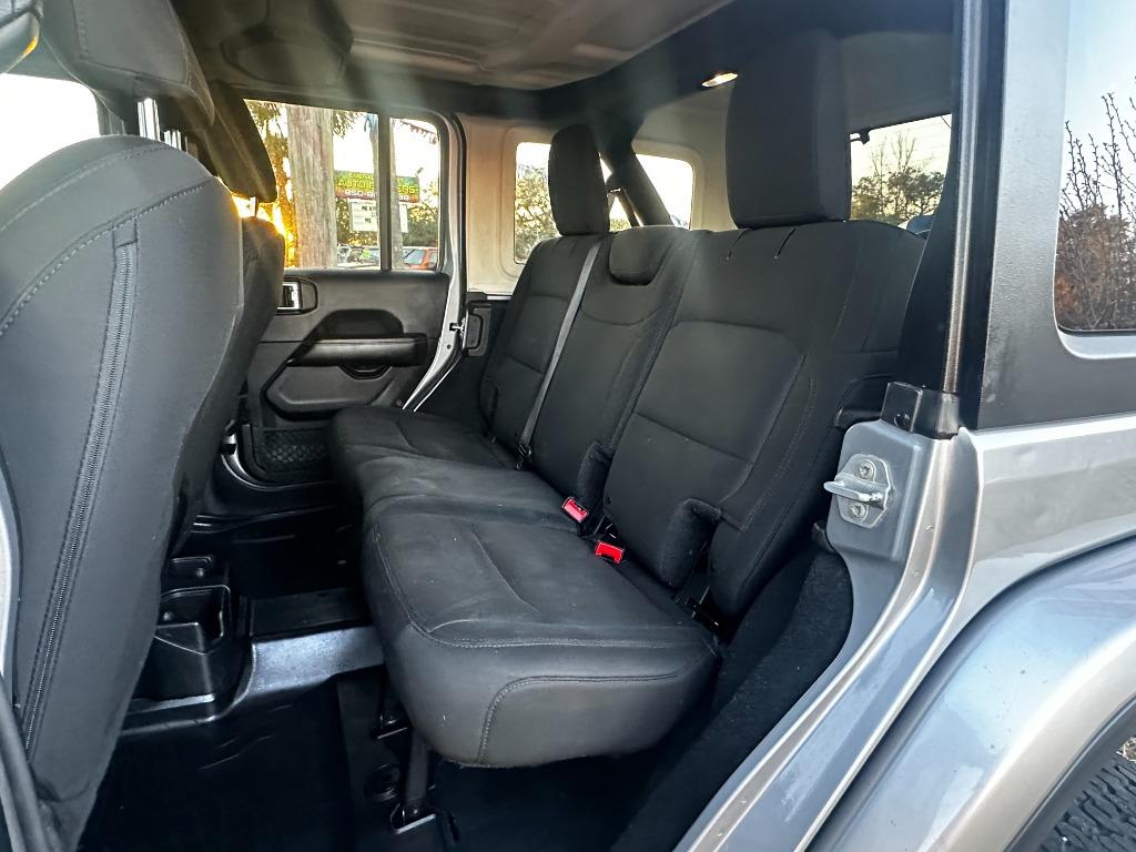 2018 Jeep All-New Wrangler Unlimited Sahara photo