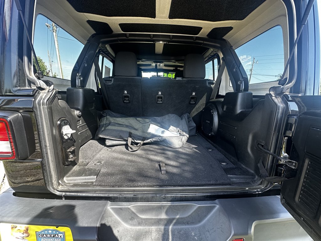 2018 Jeep All-New Wrangler Unlimited Sahara photo
