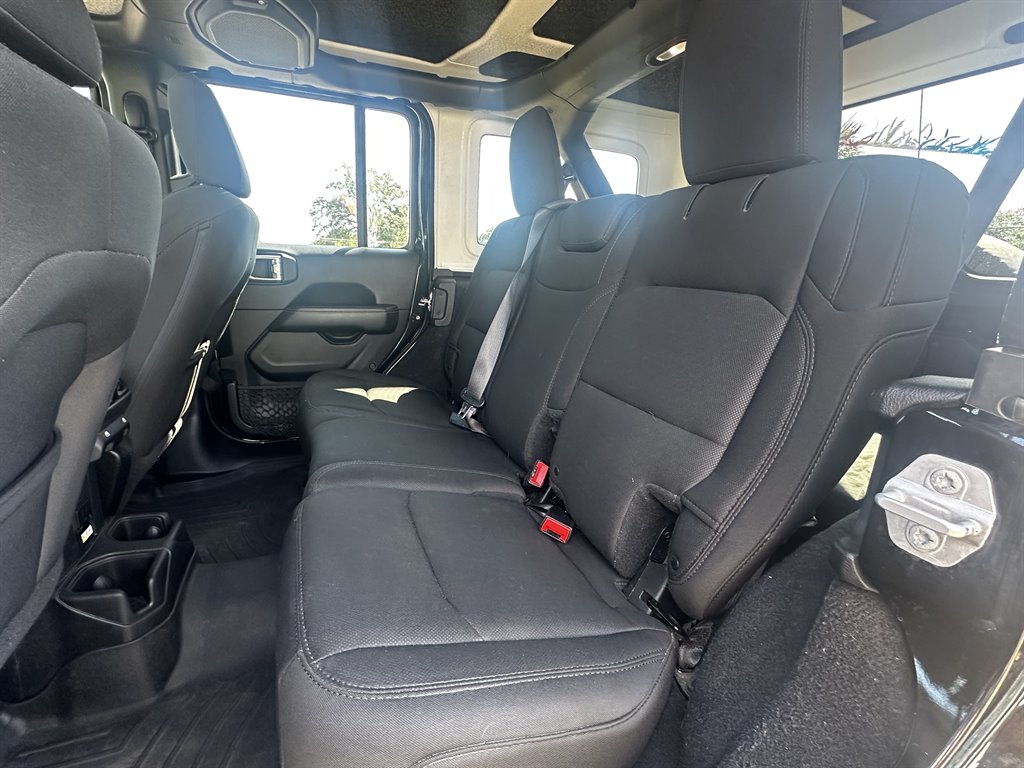 2018 Jeep All-New Wrangler Unlimited Sahara photo