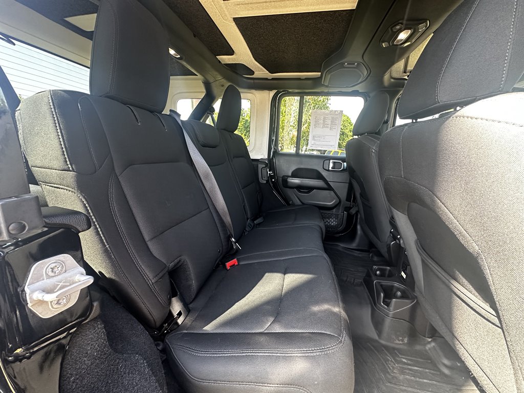 2018 Jeep All-New Wrangler Unlimited Sahara photo