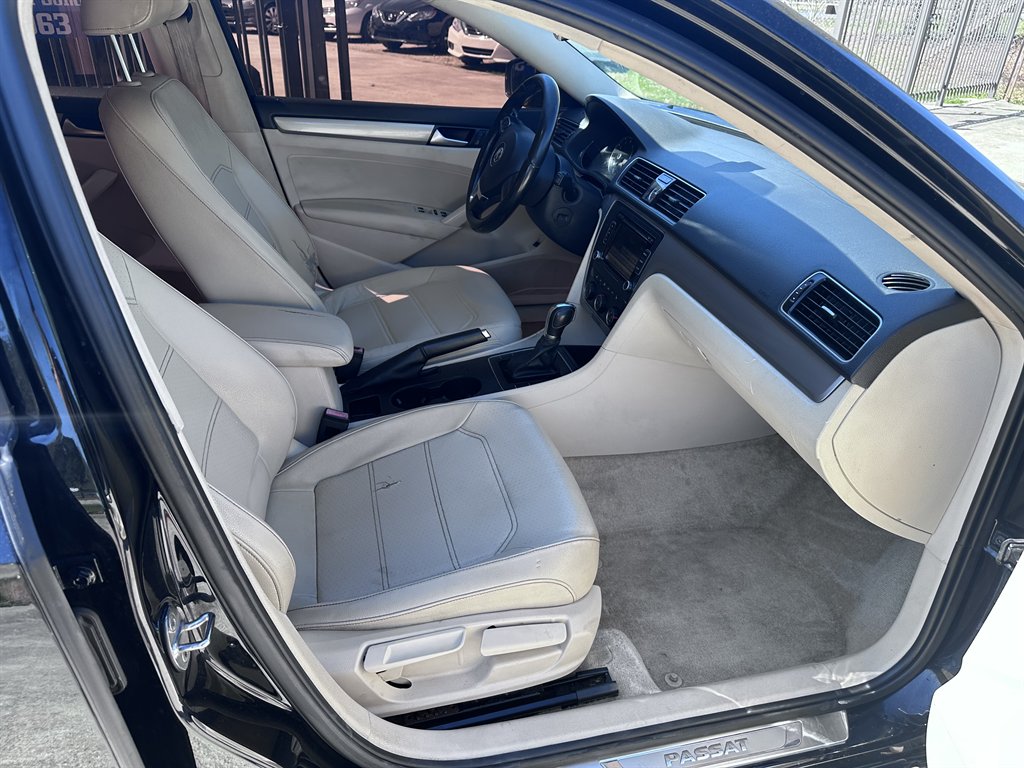 2015 Volkswagen Passat Limited Edition photo