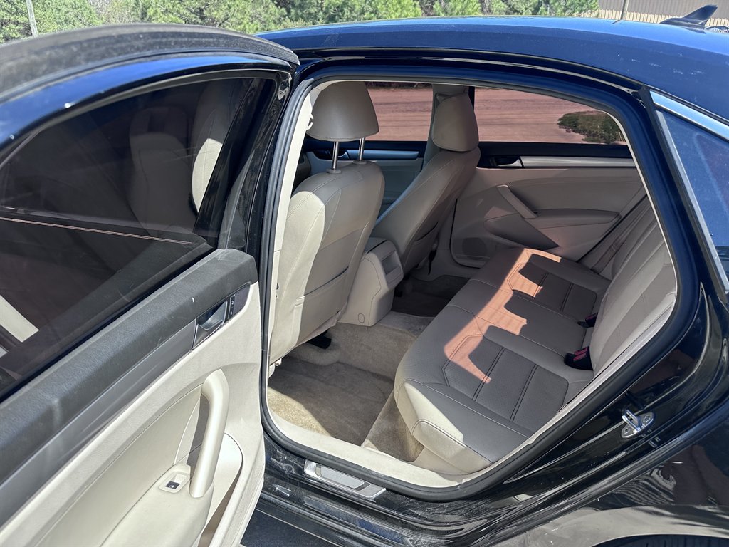 2015 Volkswagen Passat Limited Edition photo