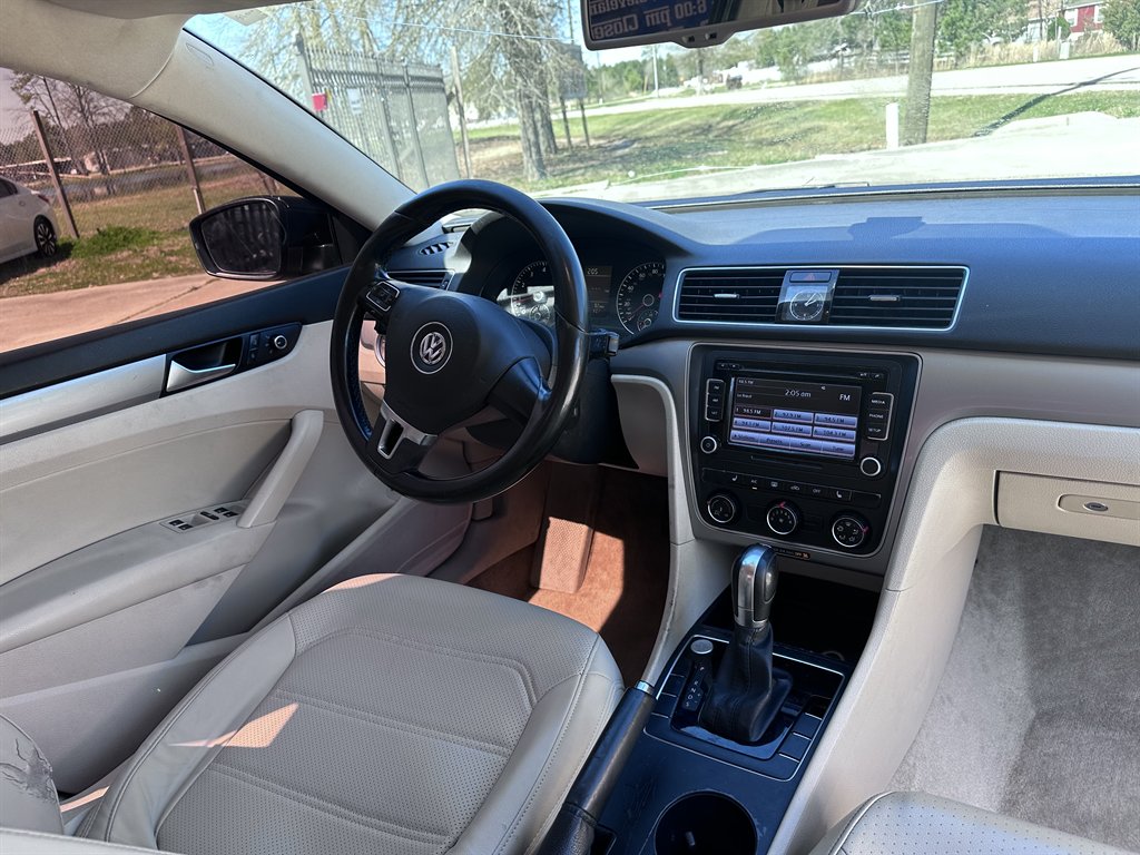2015 Volkswagen Passat Limited Edition photo