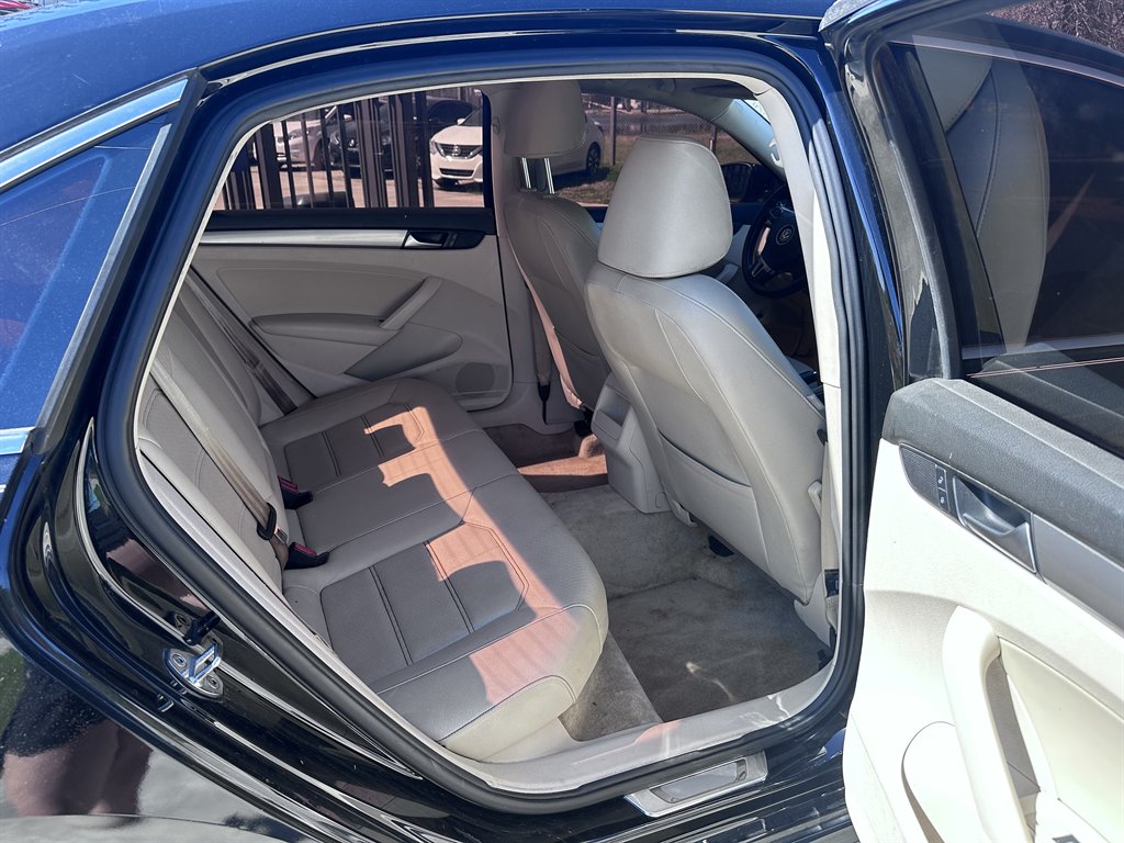 2015 Volkswagen Passat Limited Edition photo