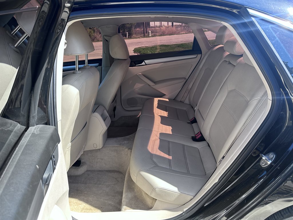 2015 Volkswagen Passat Limited Edition photo