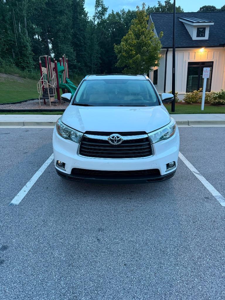 2015 Toyota Highlander - $16,495
