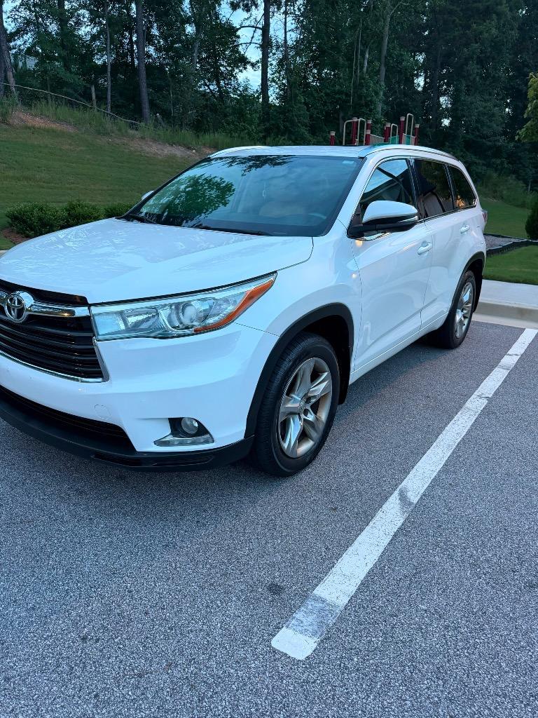 2015 Toyota Highlander - $16,495