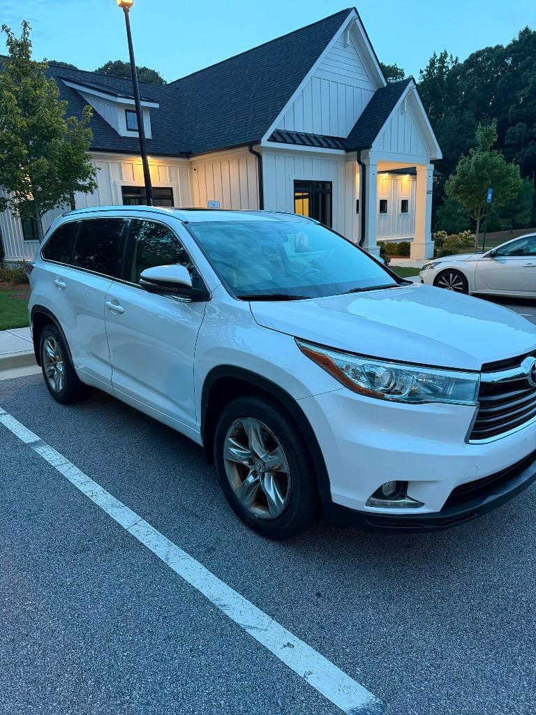 2015 Toyota Highlander - $16,495