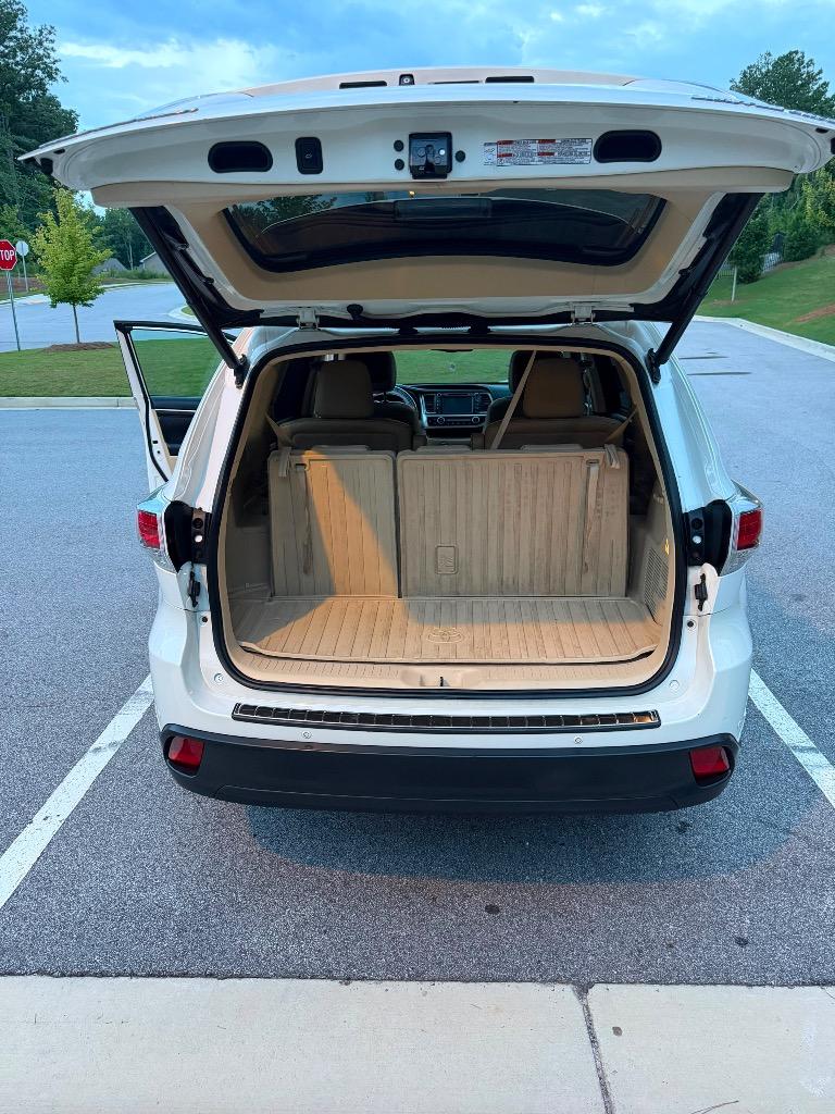 2015 Toyota Highlander - $16,495