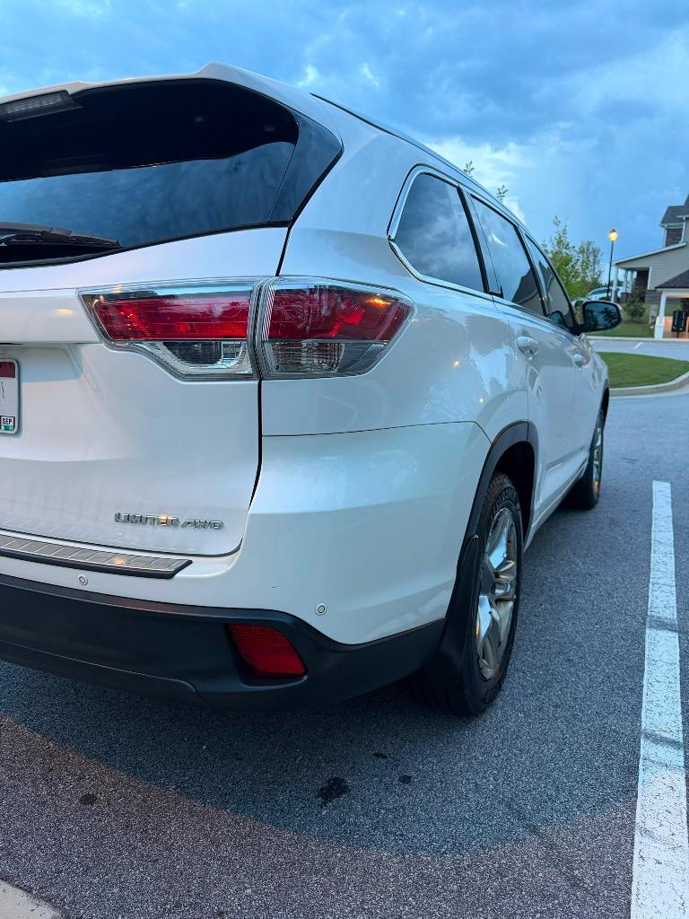 2015 Toyota Highlander - $16,495