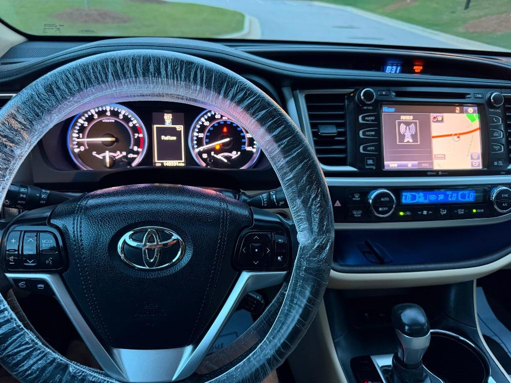 2015 Toyota Highlander - $16,495