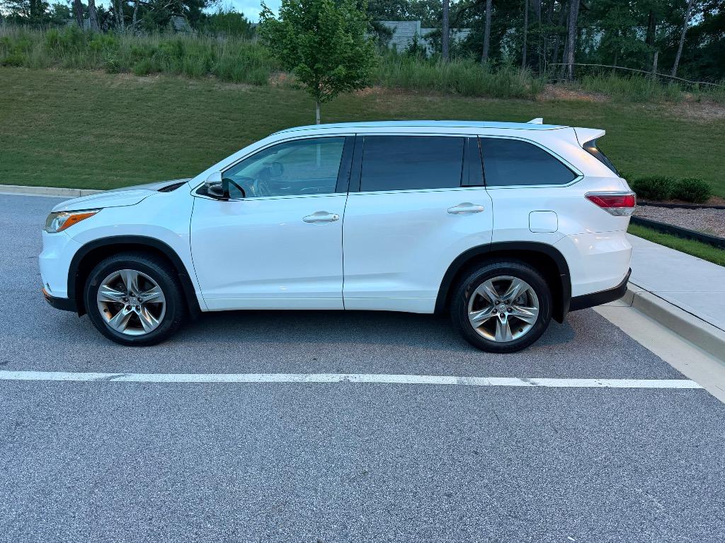 2015 Toyota Highlander - $16,495