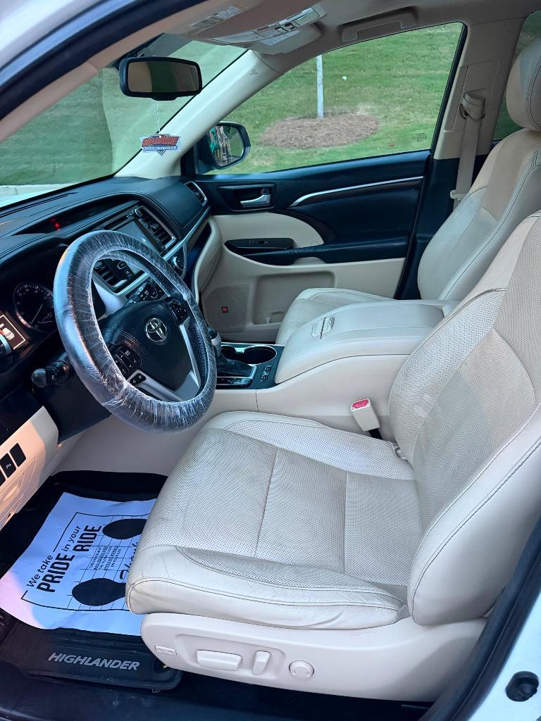 2015 Toyota Highlander - $16,495