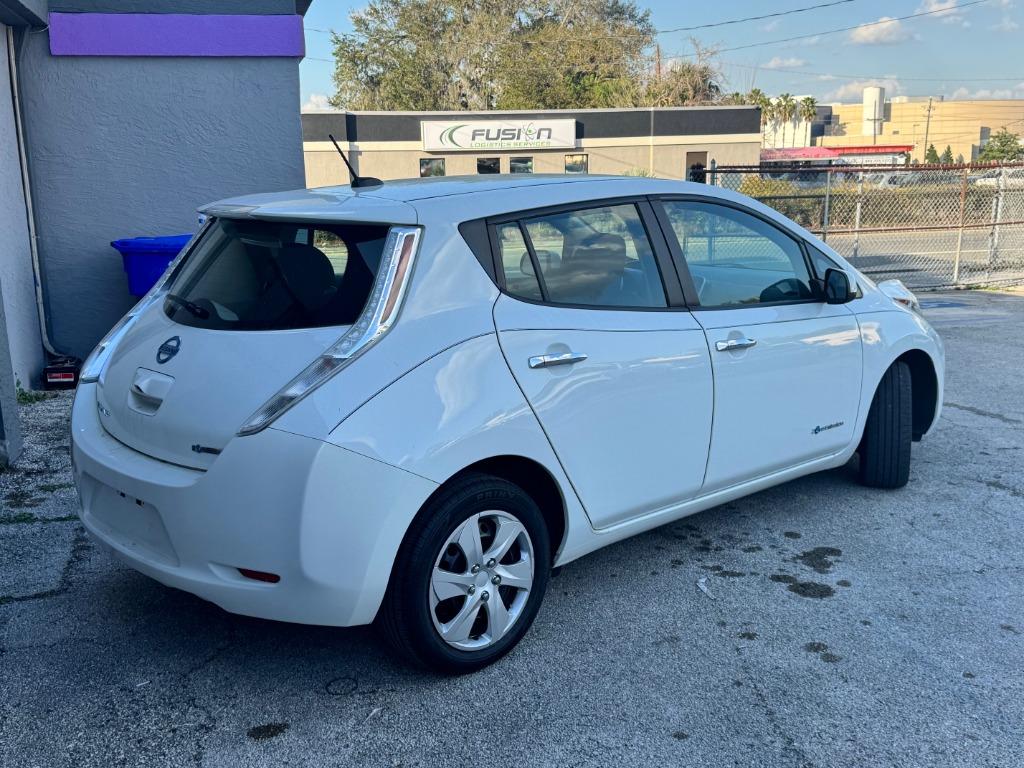 2015 Nissan LEAF S photo