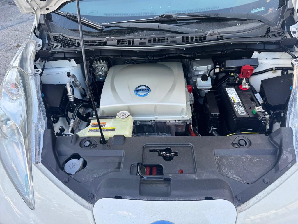 2015 Nissan LEAF S photo
