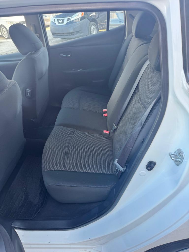 2015 Nissan LEAF S photo